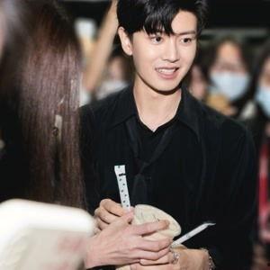 任嘉伦今日最新爆料图片,神秘面纱揭开引粉丝热议 第2张 任嘉伦今日最新爆料图片,神秘面纱揭开引粉丝热议 第2张